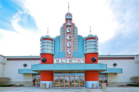 menomonee falls movie theatre marcus theatres